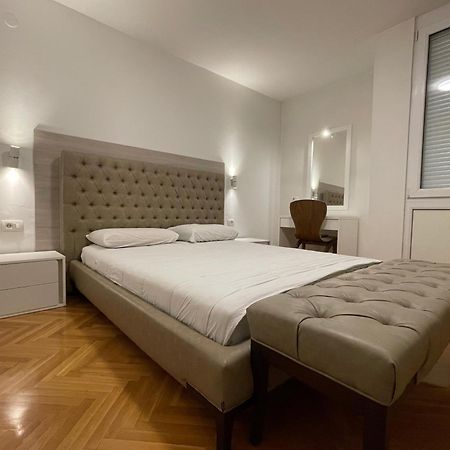 Ruby Luxury Central Apartment Skopje Ngoại thất bức ảnh
