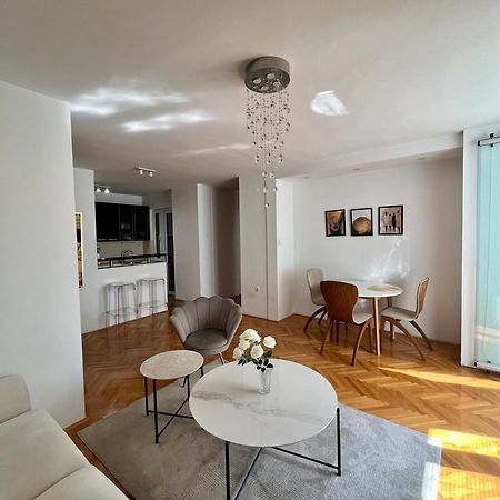 Ruby Luxury Central Apartment Skopje Ngoại thất bức ảnh