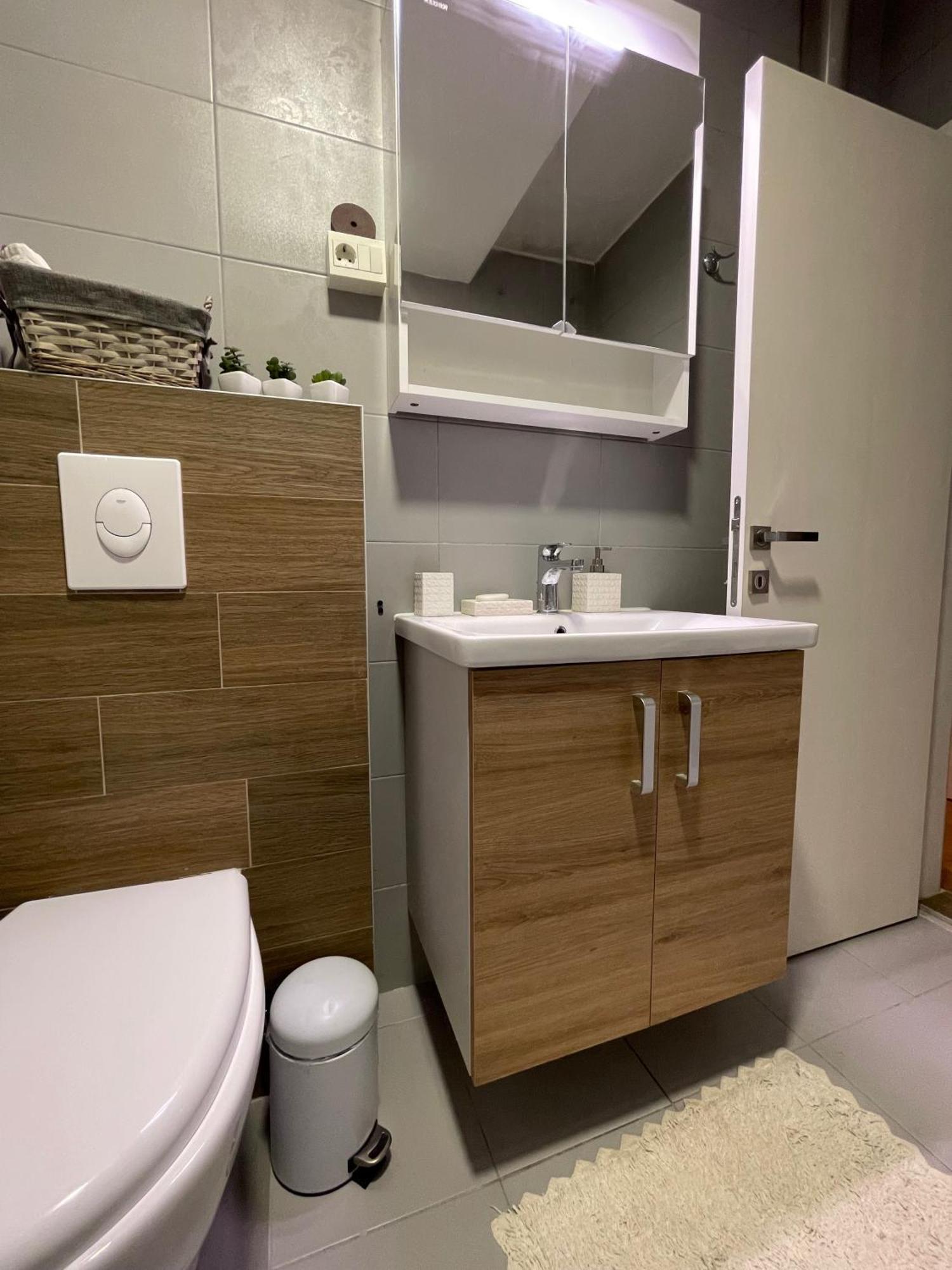 Ruby Luxury Central Apartment Skopje Ngoại thất bức ảnh