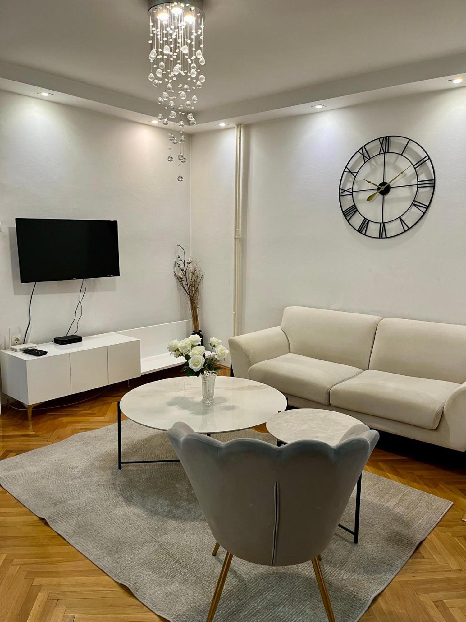 Ruby Luxury Central Apartment Skopje Ngoại thất bức ảnh