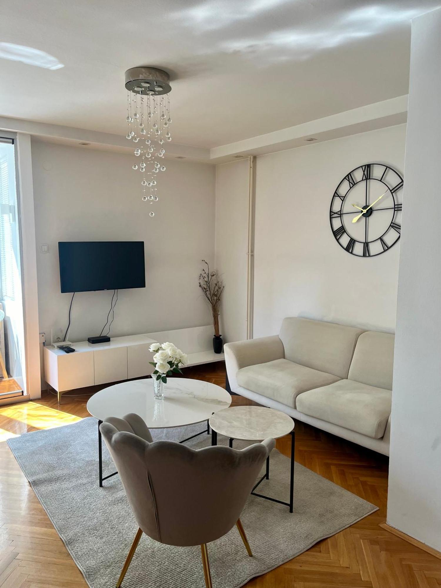 Ruby Luxury Central Apartment Skopje Ngoại thất bức ảnh